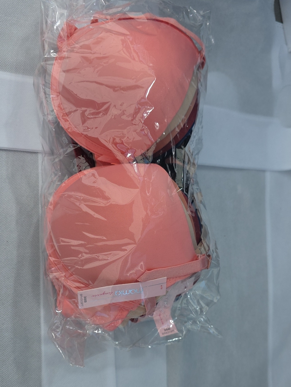 Brand new 6-pack wire Bra Includes 6 different colors. Comfortable.